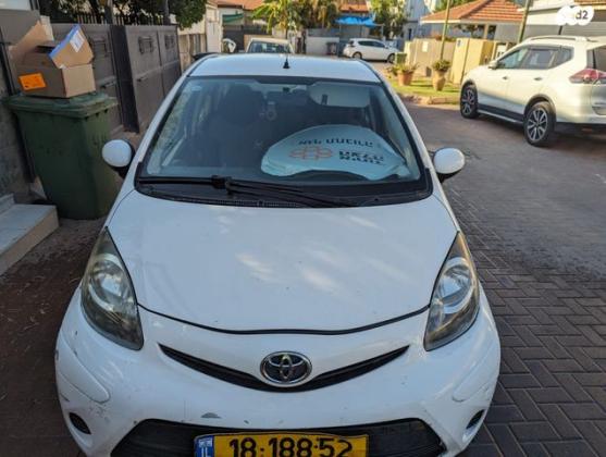 טויוטה אייגו (AYGO) Plus רובוטית 1.0 (69 כ''ס) בנזין 2013 למכירה ברמלה