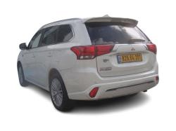 מיצובישי אאוטלנדר PHEV 4X4 Luxury הייבריד אוט' 5 מק' 2.4 (135 כ''ס) ה