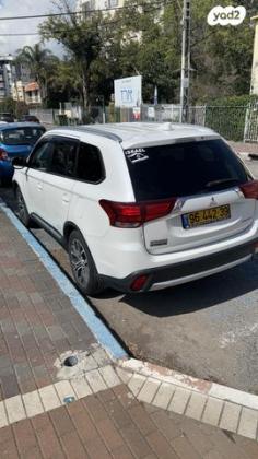 מיצובישי אאוטלנדר Premium אוט' 7 מק' 2.0 (150 כ''ס) בנזין 2017 למכירה בעפולה