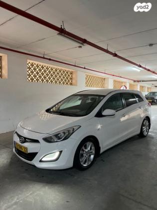 יונדאי i30 Inspire סטיישן אוט' 1.6 (135 כ"ס) בנזין 2015 למכירה בנתניה