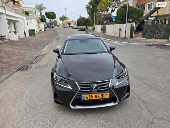 לקסוס IS300h Luxury SR הייבריד אוט' 2.5 (181 כ''ס) בנזין 2018 למכירה ברכסים