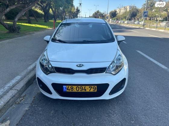 קיה ריו LX הצ'בק אוט' 1.4 (109 כ''ס) בנזין 2012 למכירה בתל אביב יפו