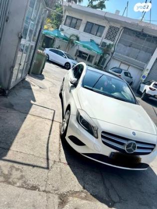 מרצדס A-Class A180 Urban סדאן אוט' 1.6 (122 כ''ס) בנזין 2013 למכירה בתל אביב יפו