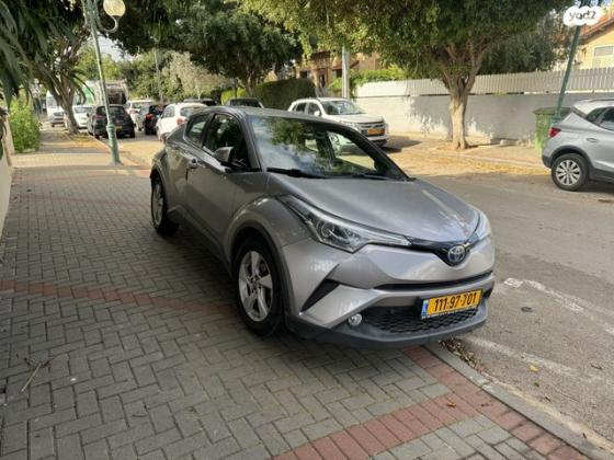 טויוטה C-HR City הייבריד אוט' 1.8 (98 כ"ס) בנזין 2017 למכירה בהוד השרון