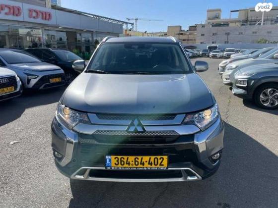 מיצובישי אאוטלנדר Instyle אוט' 7 מק' 2.0 (150 כ"ס) בנזין 2021 למכירה בראשון לציון