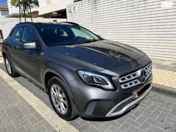 מרצדס GLA GLA200 Style FL אוט' 1.6 (156 כ"ס) בנזין 2017 למכירה בהוד השרון