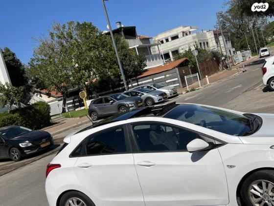 יונדאי i30 Premium אוט' 1.6 (135 כ''ס) בנזין 2012 למכירה בפתח תקווה