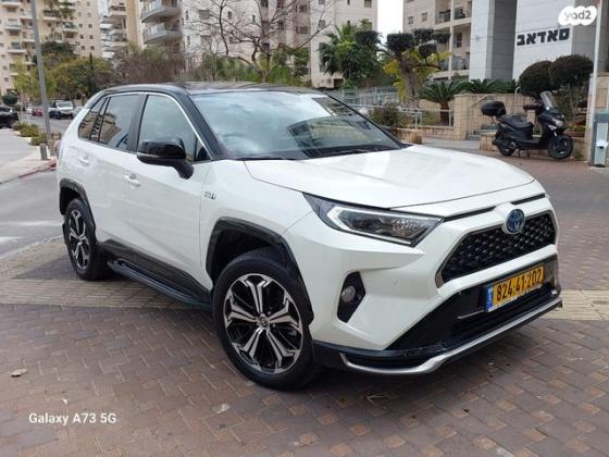 טויוטה RAV4 הייבריד 4X4 E-Motion פלאג-אין אוט' 2.5 (185 כ''ס) היברידי חשמל / בנזין 2022 למכירה בחולון