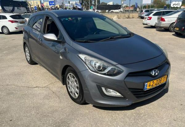 יונדאי i30 Inspire סטיישן אוט' 1.6 (135 כ"ס) בנזין 2013 למכירה בחריש