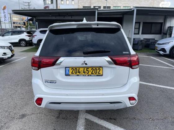 מיצובישי אאוטלנדר PHEV 4X4 Luxury הייבריד אוט' 5 מק' 2.4 (135 כ''ס) היברידי חשמל / בנזין 2021 למכירה ב