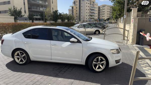 סקודה אוקטביה Elegance אוט' 1.8 (180 כ''ס) בנזין 2015 למכירה בקרית מוצקין