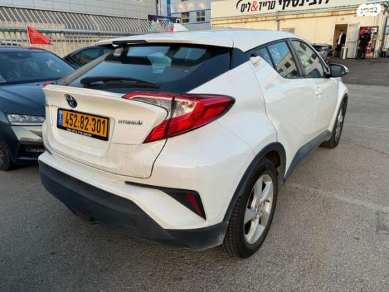 טויוטה C-HR Club הייבריד אוט' 1.8 (98 כ''ס) בנזין 2018 למכירה בראשון לציון