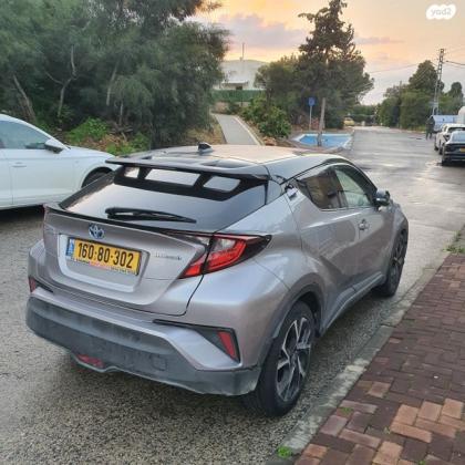 טויוטה C-HR Chic הייבריד אוט' 1.8 (98 כ"ס) בנזין 2020 למכירה בתל אביב יפו