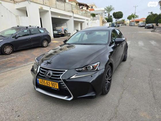 לקסוס IS300h Luxury SR הייבריד אוט' 2.5 (181 כ''ס) בנזין 2018 למכירה ברכסים