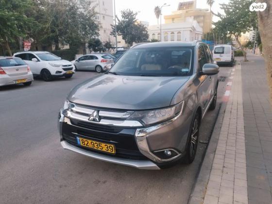 מיצובישי אאוטלנדר Premium אוט' 7 מק' 2.0 (150 כ''ס) בנזין 2016 למכירה בנתניה