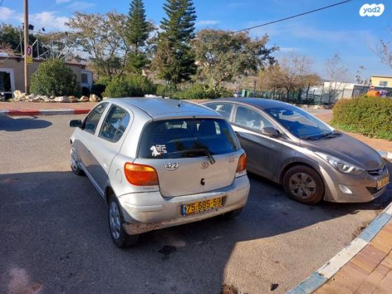 טויוטה יאריס Verso Luna אוט' 1.3 (86 כ"ס) בנזין 2004 למכירה בשילה