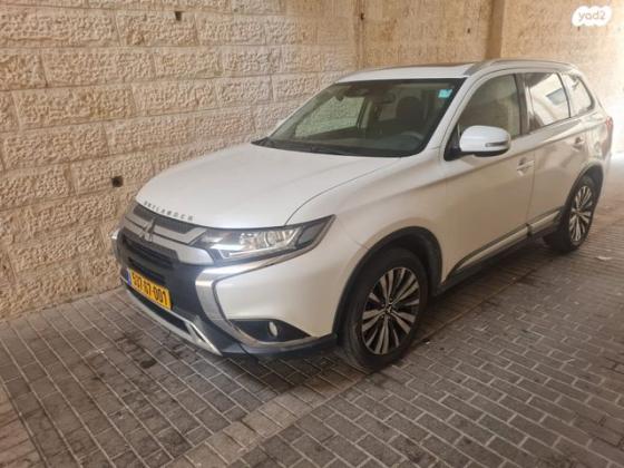 מיצובישי אאוטלנדר Instyle אוט' 7 מק' 2.0 (150 כ"ס) בנזין 2019 למכירה בגבעת זאב