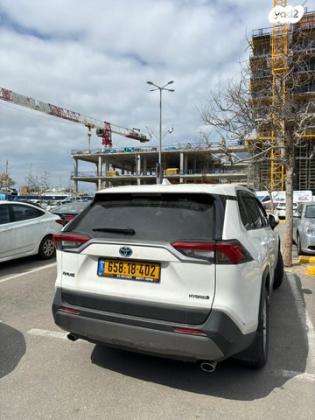 טויוטה RAV4 הייבריד E-xperience הייבריד 5 דל' אוט' 2.5 (178 כ''ס) בנזין 2021 למכירה בתל אביב יפו