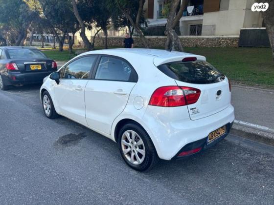 קיה ריו LX הצ'בק אוט' 1.4 (109 כ''ס) בנזין 2012 למכירה בתל אביב יפו