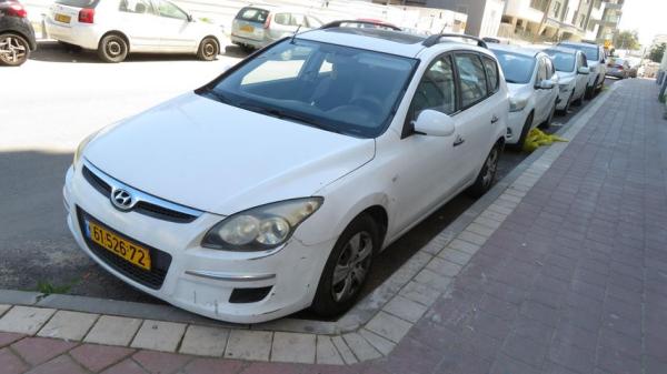 יונדאי i30CW Inspire סטיישן אוט' 1.6 (126 כ''ס) בנזין 2010 למכירה בבני ברק