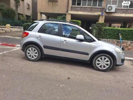 סוזוקי SX4 GLA הצ'בק אוט' 1.6 (120 כ"ס) בנזין 2013 למכירה בתל אביב יפו