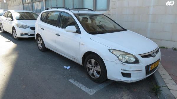 יונדאי i30CW Inspire סטיישן אוט' 1.6 (126 כ''ס) בנזין 2010 למכירה בבני ברק