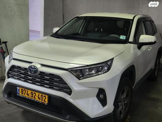 טויוטה RAV4 הייבריד E-xperience הייבריד 5 דל' אוט' 2.5 (178 כ''ס) בנזין 2022 למכירה בפתח תקווה