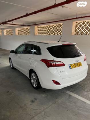 יונדאי i30 Inspire סטיישן אוט' 1.6 (135 כ"ס) בנזין 2015 למכירה בנתניה