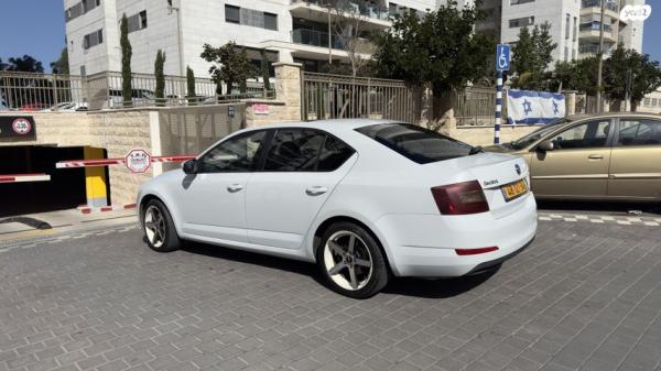 סקודה אוקטביה Elegance אוט' 1.8 (180 כ''ס) בנזין 2015 למכירה בקרית מוצקין