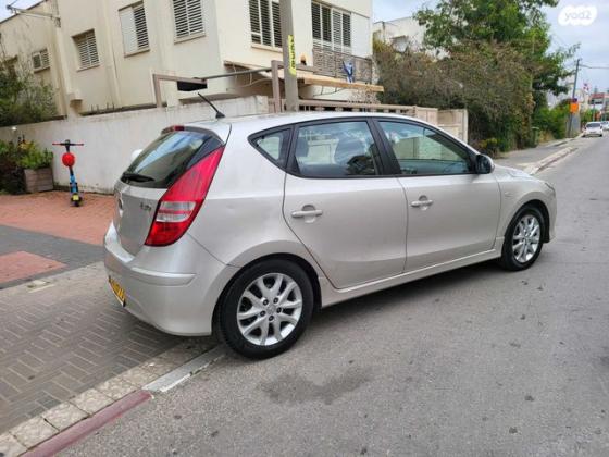 יונדאי i30 Supreme אוט' 1.6 (126 כ''ס) בנזין 2010 למכירה בחולון