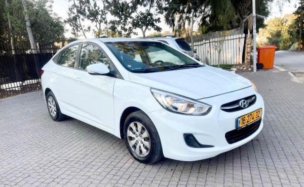 יונדאי i25 Inspire אוט' 1.4 (100 כ''ס) בנזין 2015 למכירה בנתניה