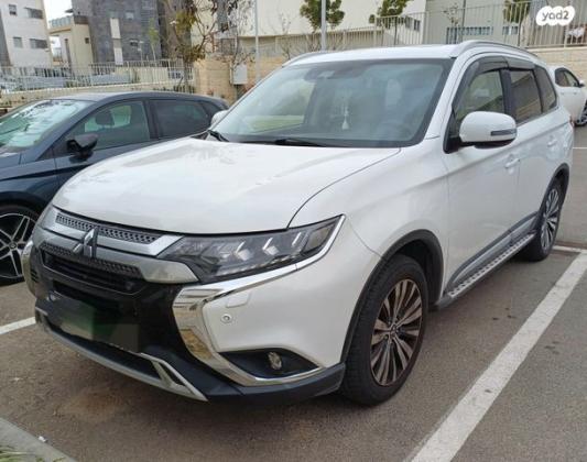 מיצובישי אאוטלנדר Premium אוט' 7 מק' 2.0 (150 כ''ס) בנזין 2019 למכירה בבאר שבע