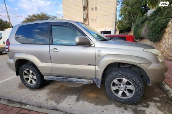 טויוטה לנד קרוזר קצר 4X4 Premium אוט' דיזל 3.0 (173 כ''ס) דיזל 2005 למכירה בירושלים