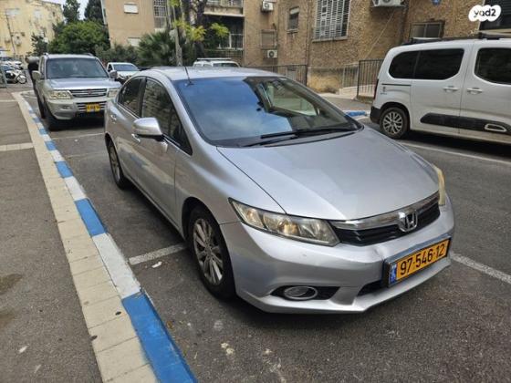 הונדה סיוויק סדאן החדשה Comfort אוט' 1.8 (142 כ''ס) בנזין 2013 למכירה בחיפה