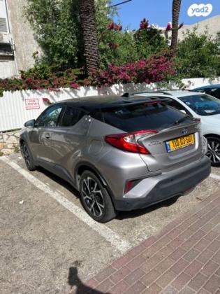 טויוטה C-HR Chic הייבריד אוט' 1.8 (98 כ"ס) בנזין 2017 למכירה בחיפה