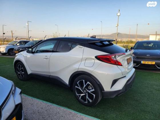 טויוטה C-HR Chic הייבריד אוט' 1.8 (98 כ"ס) בנזין 2017 למכירה בעפולה