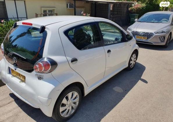 טויוטה אייגו (AYGO) Regular ידני 1.0 (69 כ"ס) בנזין 2012 למכירה בבני ברק