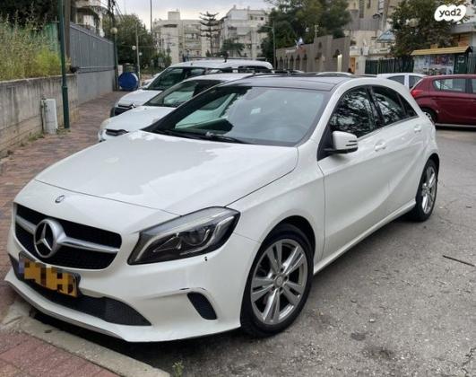 מרצדס A-Class A180 Urban אוט' 1.6 (122 כ"ס) בנזין 2017 למכירה בכפר סבא