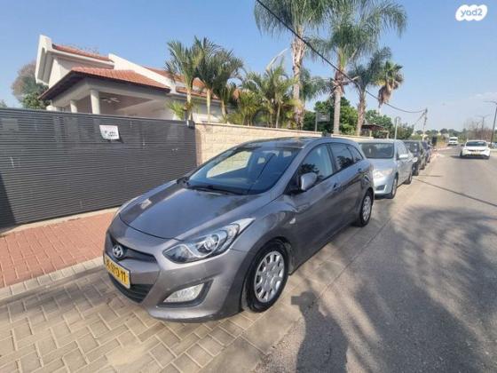 יונדאי i30 Inspire סטיישן אוט' 1.6 (135 כ"ס) בנזין 2013 למכירה ברחובות