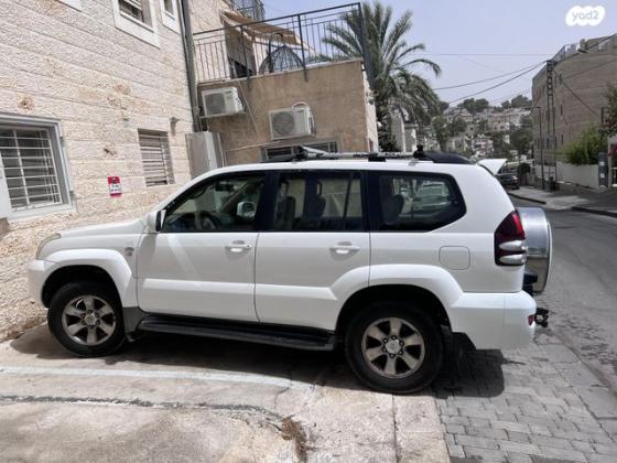 טויוטה לנד קרוזר ארוך 4X4 Luxury אוט' דיזל 8 מק' 3.0 (166 כ''ס) דיזל 2007 למכירה בירושלים