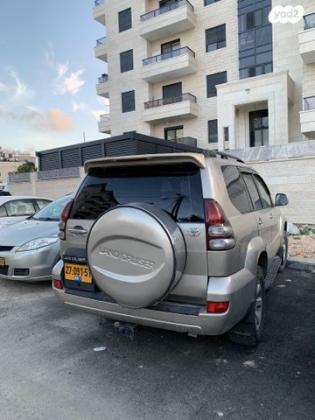 טויוטה לנד קרוזר ארוך 4X4 Luxury אוט' דיזל 8 מק' 3.0 (166 כ''ס) דיזל 2003 למכירה בירושלים