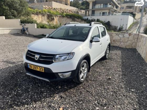 דאצ'יה סנדרו Stepway Laureate ידני טורבו בנזין 0.9 (90 כ"ס) בנזין 2015 למכירה בחיפה