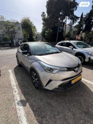 טויוטה C-HR Chic הייבריד אוט' 1.8 (98 כ"ס) בנזין 2017 למכירה בחיפה