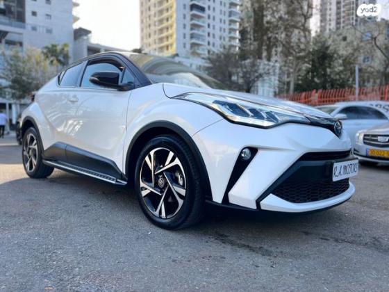 טויוטה C-HR Chic הייבריד אוט' 1.8 (98 כ"ס) בנזין 2023 למכירה בתל אביב יפו