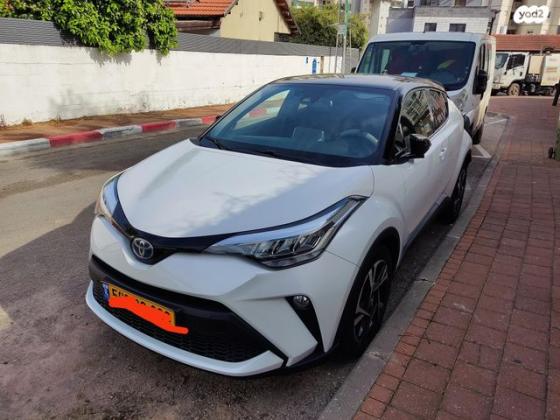 טויוטה C-HR Chic הייבריד אוט' 1.8 (98 כ"ס) בנזין 2023 למכירה בראש העין