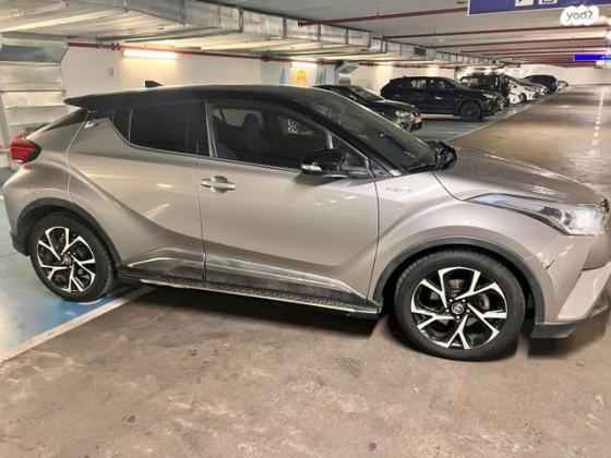 טויוטה C-HR Chic הייבריד אוט' 1.8 (98 כס)" בנזין 2018 למכירה ברחובות