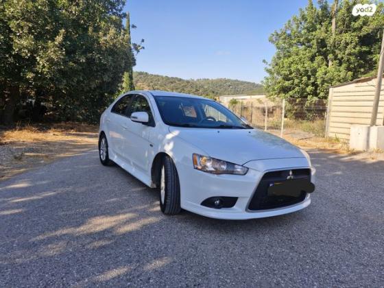 מיצובישי לנסר ספורטבק Sport אוט' 5 דל' 1.8 (140 כ"ס) בנזין 2015 למכירה בחריש