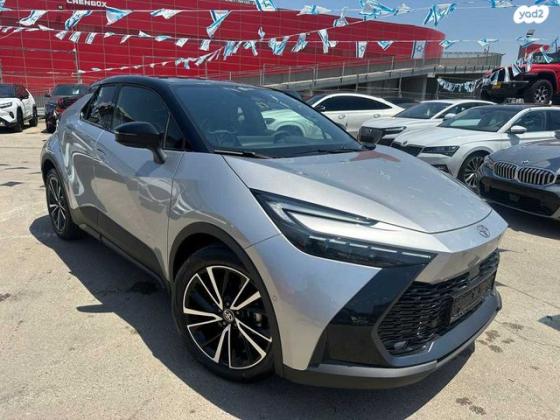 טויוטה C-HR Lounge ST אוט' 1.8 (140 כ''ס) בנזין 2024 למכירה בראשון לציון