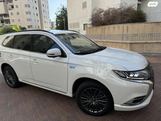 מיצובישי אאוטלנדר PHEV 4X4 S. Edition הייבריד אוט' 5 מק' 2.4 (135 כ''ס) היברידי חשמל / בנזין 2021 למכירה בחולון