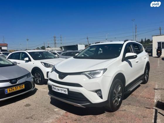 טויוטה RAV4 ארוך 4X4 Premium MC אוט' 2.0 (152 כ''ס) בנזין 2018 למכירה בחולון